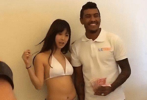 双胞胎姐妹